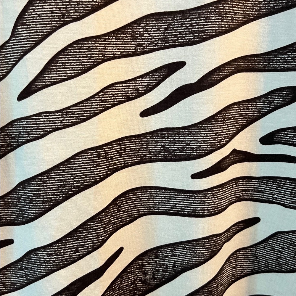 LuLaRoe Iris Top - Small - Picture 5 of 11